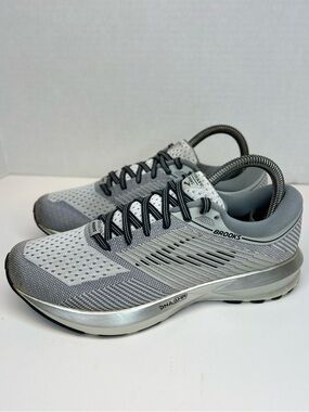 Brooks Levitate Womens Running Size 7B 1202581B131 Grey/Silver/Black XLNT Clean
